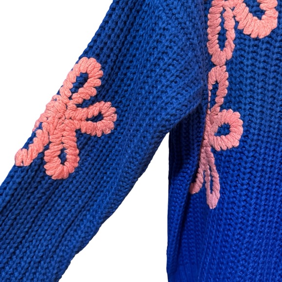 Listicle - Royal Blue Knit sweater with Coral knit Flowers - NWT - size M - Picture 2 of 10